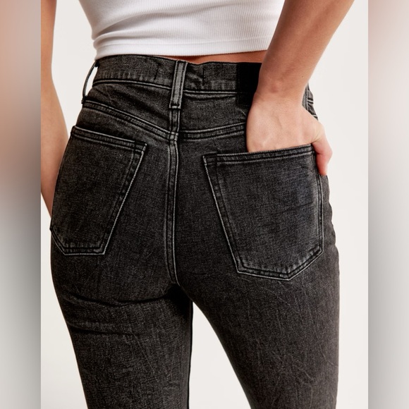 Abercrombie & Fitch The Mom High Rise Jean - Picture 6 of 16